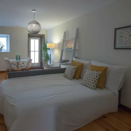 Patio Da Se - Se Cathedral Charming Flat شقة براغا